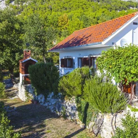 Nona Holiday home